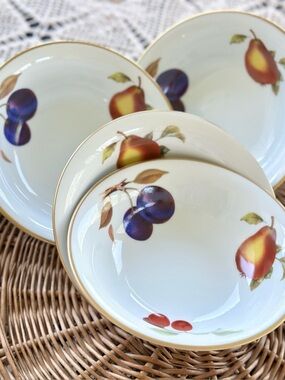4 Vintage Royal Worcester Evesham Cereal Bowls Set Gold Trim England Fruit China